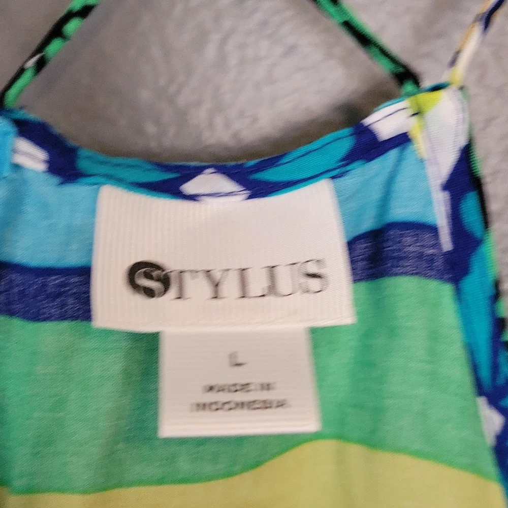 ☆ Size Lg Top☆ - Picture 4 of 7